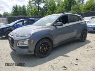2021 Hyundai Kona Night Edition с VIN KM8K6CA58MU729716, выставлен на аукционе Copart как лот 60238885 с пробегом 49 733 миль миль и Списание • Salvage title. История ставок и продаж доступна на DreamBid. Изображение 1.