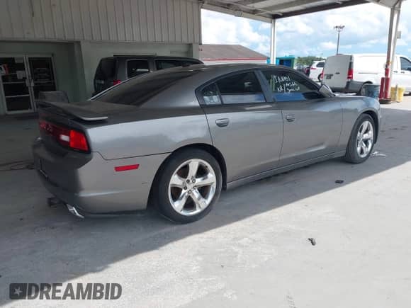2011 Dodge Charger SE with VIN 2B3CL3CG4BH521222, listed as a IAAI auction lot 43281825 with 117,396 mi miles and . Bid and sale history available at DreamBid. Image 4.