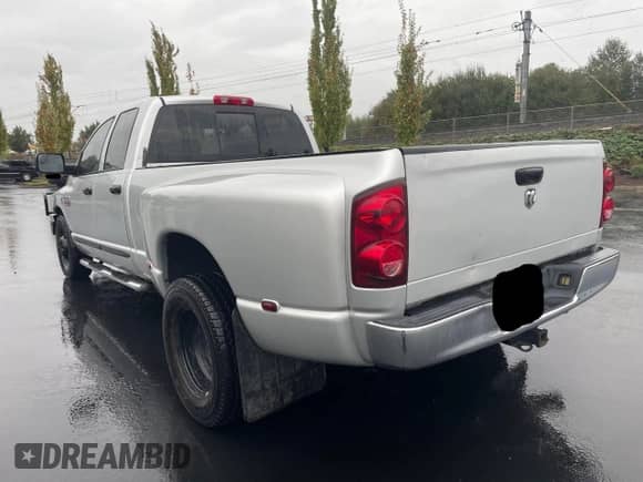 2007 Dodge RAM z VIN 3D7ML48A37G793593, wystawiony jako Copart lot #57533505 z przebiegiem 273 103 mil mil oraz Czysty tytuł • Clean title. Historia ofert i sprzedaży dostępna na DreamBid. Obrazek 3.