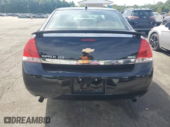 2011 Chevrolet Impala LTZ z VIN 2G1WC5EM6B1229213, wystawiony jako Copart lot #70545495 z przebiegiem 135 561 mil mil oraz Czysty tytuł • Clean title. Historia ofert i sprzedaży dostępna na DreamBid. Obrazek 6.