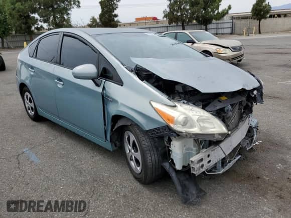 2014 Toyota Prius Four z VIN JTDKN3DU0E1746961, wystawiony jako Copart lot #70925445 z przebiegiem 133 035 mil mil oraz Szkoda całkowita • Salvage title. Historia ofert i sprzedaży dostępna na DreamBid. Obrazek 4.