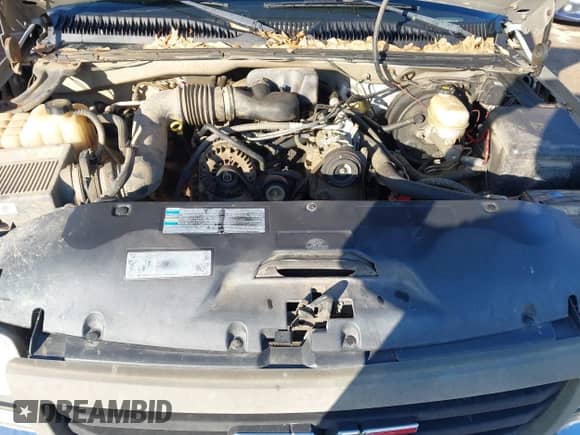 2005 GMC Sierra 1500 Work Truck z VIN 1GTEC14X75Z255631, wystawiony jako IAAI lot #41662255 z przebiegiem 327 188 mil mil oraz . Historia ofert i sprzedaży dostępna na DreamBid. Obrazek 10.