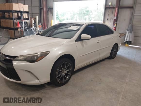2017 Toyota Camry XSE with VIN 4T1BK1FK1HU585141, listed as a IAAI auction lot 42713944 with 104,105 mi miles and . Bid and sale history available at DreamBid. Image 2.