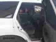 2001 Hyundai Santa Fe GLS z VIN KM8SC83D21U076418, wystawiony jako IAAI lot #43023821 z przebiegiem 146 121 mil mil oraz . Historia ofert i sprzedaży dostępna na DreamBid. Obrazek 8.