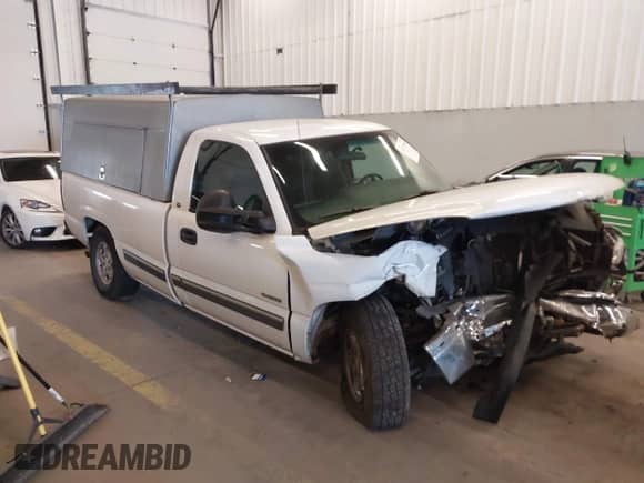 2000 Chevrolet Silverado 1500 LS с VIN 1GCEC14T3YE149007, выставлен на аукционе IAAI как лот 41572946 с пробегом Не указан миль и . История ставок и продаж доступна на DreamBid. Изображение 1.