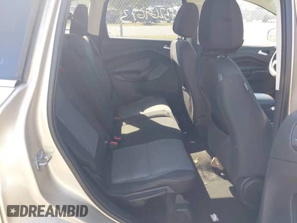 2017 Ford Escape SE z VIN 1FMCU9GDXHUC21779, wystawiony jako IAAI lot #43269673 z przebiegiem 131 569 mil mil oraz . Historia ofert i sprzedaży dostępna na DreamBid. Obrazek 8.