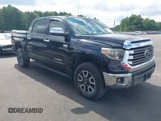 2018 Toyota Tundra Limited z VIN 5TFHY5F13JX716117, wystawiony jako IAAI lot #42993233 z przebiegiem 66 659 mil mil oraz . Historia ofert i sprzedaży dostępna na DreamBid. Obrazek 1.