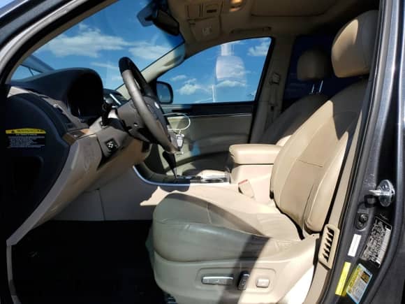 2012 Hyundai Veracruz Limited с VIN KM8NU4CC6CU199040, выставлен на аукционе Copart как лот 70507885 с пробегом 194 009 миль миль и Списание • Salvage title. История ставок и продаж доступна на DreamBid. Изображение 7.