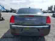 2018 Chrysler 300 Touring с VIN 2C3CCAAG0JH340238, выставлен на аукционе IAAI как лот 43200925 с пробегом 37 897 миль миль и . История ставок и продаж доступна на DreamBid. Изображение 17.