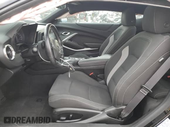 2022 Chevrolet Camaro 1LT z VIN 1G1FB1RXXN0114534, wystawiony jako Copart lot #70693095 z przebiegiem 42 052 mil mil oraz Szkoda całkowita • Salvage title. Historia ofert i sprzedaży dostępna na DreamBid. Obrazek 7.