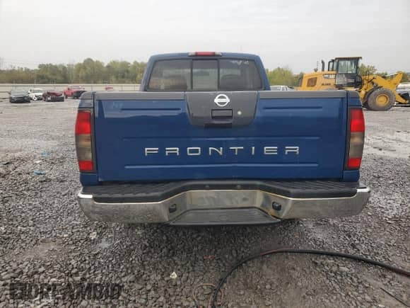 2002 Nissan Frontier XE z VIN 1N6DD26SX2C396642, wystawiony jako Copart lot #80658915 z przebiegiem 157 101 mil mil oraz Szkoda całkowita • Salvage title. Historia ofert i sprzedaży dostępna na DreamBid. Obrazek 6.