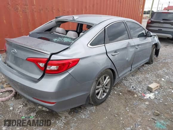 2016 Hyundai Sonata SE z VIN 5NPE24AFXGH335533, wystawiony jako IAAI lot #43360822 z przebiegiem 100 770 mil mil oraz . Historia ofert i sprzedaży dostępna na DreamBid. Obrazek 4.