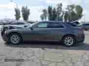 2018 Chrysler 300 Touring с VIN 2C3CCAAG0JH340238, выставлен на аукционе IAAI как лот 43200925 с пробегом 37 897 миль миль и . История ставок и продаж доступна на DreamBid. Изображение 15.