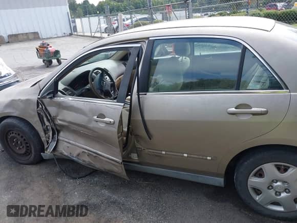 2005 Honda Accord LX с VIN 1HGCM56445A047883, выставлен на аукционе IAAI как лот 43195976 с пробегом 221 917 миль миль и . История ставок и продаж доступна на DreamBid. Изображение 14.