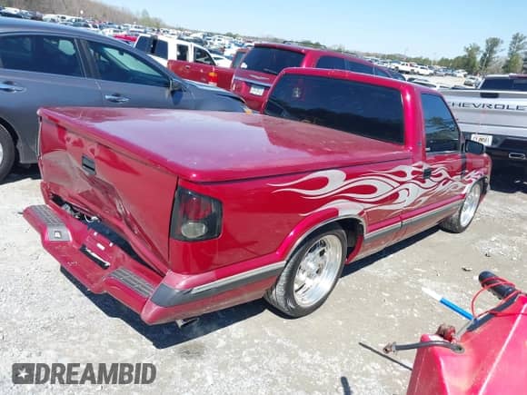 1997 Chevrolet S-10 LS с VIN 1GCCS1446V8178692, выставлен на аукционе IAAI как лот 41870912 с пробегом 177 846 миль миль и . История ставок и продаж доступна на DreamBid. Изображение 4.