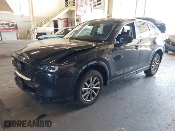 2024 Mazda CX-5 S Preferred z VIN JM3KFBCL3R0490818, wystawiony jako IAAI lot #43044758 z przebiegiem 12 065 mil mil oraz . Historia ofert i sprzedaży dostępna na DreamBid. Obrazek 2.