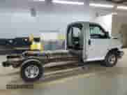 2019 Chevrolet Express Commercial с VIN 1GB0GRFG9K1192508, выставлен на аукционе Copart как лот 80027454 с пробегом 131 617 миль миль и Списание • Salvage title. История ставок и продаж доступна на DreamBid. Изображение 3.