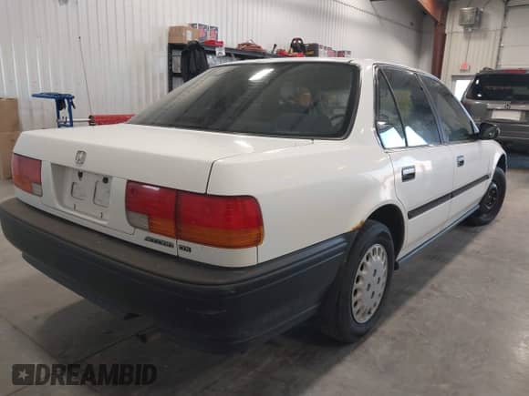 1993 Honda Accord с VIN 1HGCB7648PA190291, выставлен на аукционе IAAI как лот 42425108 с пробегом 157 451 миль миль и . История ставок и продаж доступна на DreamBid. Изображение 4.