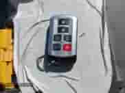 2020 Toyota Sienna SE z VIN 5TDXZ3DC9LS043621, wystawiony jako IAAI lot #42670891 z przebiegiem 56 734 mil mil oraz . Historia ofert i sprzedaży dostępna na DreamBid. Obrazek 11.