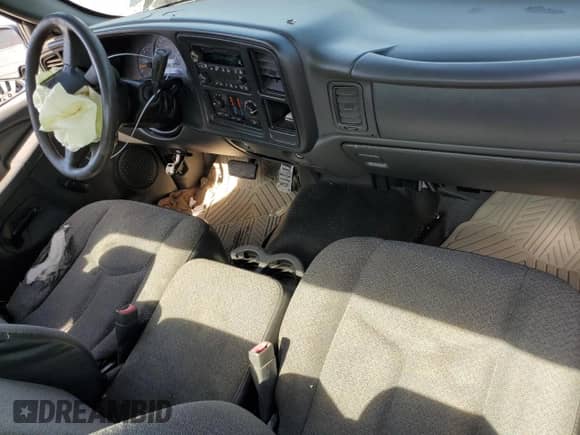 2005 Chevrolet Silverado 1500 Work Truck z VIN 1GCEC14V85Z138574, wystawiony jako Copart lot #59413614 z przebiegiem Nie podano mil oraz Szkoda całkowita • Salvage title. Historia ofert i sprzedaży dostępna na DreamBid. Obrazek 8.