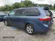 2015 Toyota Sienna LE с VIN 5TDKK3DC2FS654657, выставлен на аукционе Copart как лот 81746955 с пробегом 147 582 миль миль и Списание • Salvage title. История ставок и продаж доступна на DreamBid. Изображение 2.