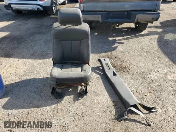 2013 Ford F-150 XL z VIN 1FTFW1ET6DFC91110, wystawiony jako Copart lot #85163285 z przebiegiem 201 991 mil mil oraz Czysty tytuł • Clean title. Historia ofert i sprzedaży dostępna na DreamBid. Obrazek 12.