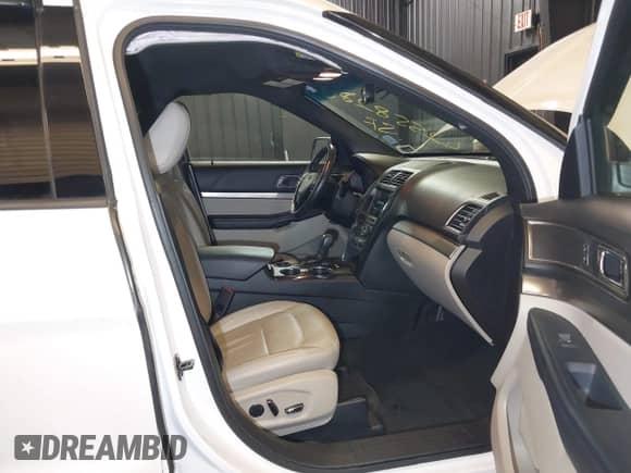 2018 Ford Explorer XLT с VIN 1FM5K7D89JGA54488, выставлен на аукционе IAAI как лот 42558280 с пробегом 56 106 миль миль и . История ставок и продаж доступна на DreamBid. Изображение 5.