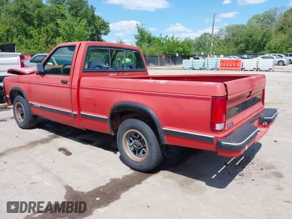 1993 Chevrolet S-10 X96 with VIN 1GCCS14RXP8173235, listed as a IAAI auction lot 42192247 with 62,568 mi miles and . Bid and sale history available at DreamBid. Image 3.