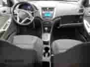 2013 Hyundai Accent GS z VIN KMHCT5AE0DU066599, wystawiony jako Copart lot #82754895 z przebiegiem 131 708 mil mil oraz Czysty tytuł • Clean title. Historia ofert i sprzedaży dostępna na DreamBid. Obrazek 8.