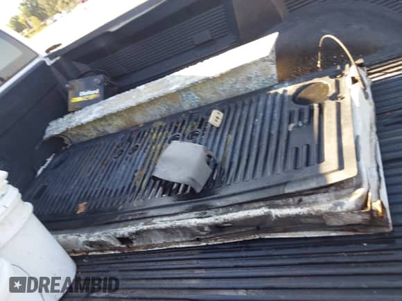 2010 Ford F-150 XL с VIN 1FTMF1CW2AKA82583, выставлен на аукционе IAAI как лот 43390488 с пробегом Не указан миль и . История ставок и продаж доступна на DreamBid. Изображение 12.