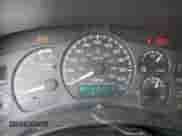 2002 Chevrolet Silverado 2500HD LS z VIN 1GCHK23G02F121208, wystawiony jako Copart lot #75267464 z przebiegiem 158 701 mil mil oraz Szkoda całkowita • Salvage title. Historia ofert i sprzedaży dostępna na DreamBid. Obrazek 9.