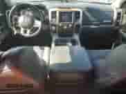 2018 Ram 1500 Laramie z VIN 1C6RR7NTXJS208750, wystawiony jako Copart lot #61460535 z przebiegiem 96 808 mil mil oraz Szkoda całkowita • Salvage title. Historia ofert i sprzedaży dostępna na DreamBid. Obrazek 8.