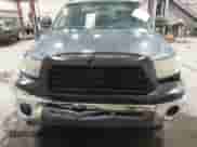 2008 Toyota Tundra z VIN 5TFRT54198X023567, wystawiony jako IAAI lot #43289726 z przebiegiem 185 308 mil mil oraz . Historia ofert i sprzedaży dostępna na DreamBid. Obrazek 6.