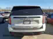 2023 Chevrolet Suburban RST z VIN 1GNSKEKD1PR482054, wystawiony jako Copart lot #46419865 z przebiegiem 24 824 mil mil oraz Szkoda całkowita • Salvage title. Historia ofert i sprzedaży dostępna na DreamBid. Obrazek 6.