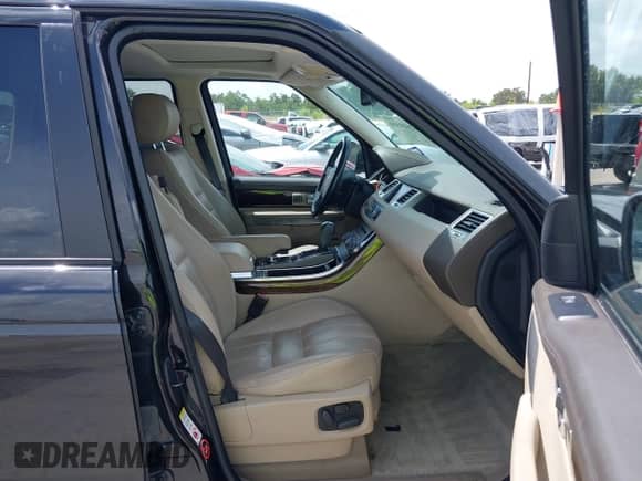 2011 Land Rover Range Rover Sport HSE Lux with VIN SALSK2D49BA283709, listed as a IAAI auction lot 42649599 with 111,546 mi miles and . Bid and sale history available at DreamBid. Image 5.