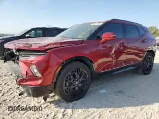 2023 Chevrolet Blazer RS z VIN 3GNKBKRS7PS130242, wystawiony jako Copart lot #89517835 z przebiegiem 49 981 mil mil oraz Szkoda całkowita • Salvage title. Historia ofert i sprzedaży dostępna na DreamBid. Obrazek 1.
