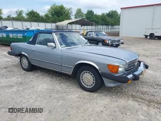 1984 Mercedes-Benz 380 SL z VIN WDBBA45A5EA014183, wystawiony jako IAAI lot #42456937 z przebiegiem 93 667 mil mil oraz . Historia ofert i sprzedaży dostępna na DreamBid. Obrazek 1.