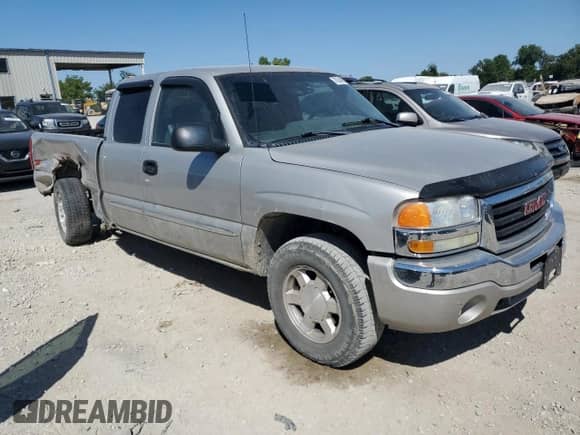 2005 GMC Sierra 1500 SLT z VIN 2GTEK19B651303211, wystawiony jako Copart lot #70294595 z przebiegiem 229 392 mil mil oraz Szkoda całkowita • Salvage title. Historia ofert i sprzedaży dostępna na DreamBid. Obrazek 4.