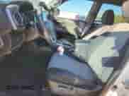 2020 Toyota Tacoma SR5 z VIN 3TMCZ5AN4LM294482, wystawiony jako Copart lot #90620945 z przebiegiem 135 293 mil mil oraz Szkoda całkowita • Salvage title. Historia ofert i sprzedaży dostępna na DreamBid. Obrazek 7.