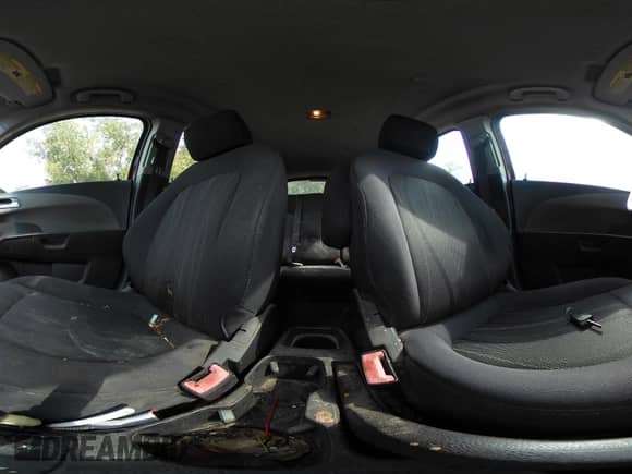 2013 Chevrolet Sonic LT с VIN 1G1JC6SH5D4172355, выставлен на аукционе IAAI как лот 43259638 с пробегом 161 751 миль миль и . История ставок и продаж доступна на DreamBid. Изображение 18.