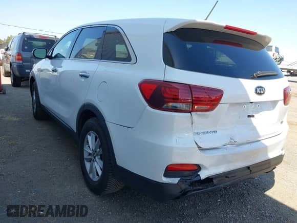 2020 Kia Sorento LX with VIN 5XYPG4A37LG657127, listed as a IAAI auction lot 42164840 with 114,167 mi miles and . Bid and sale history available at DreamBid. Image 3.