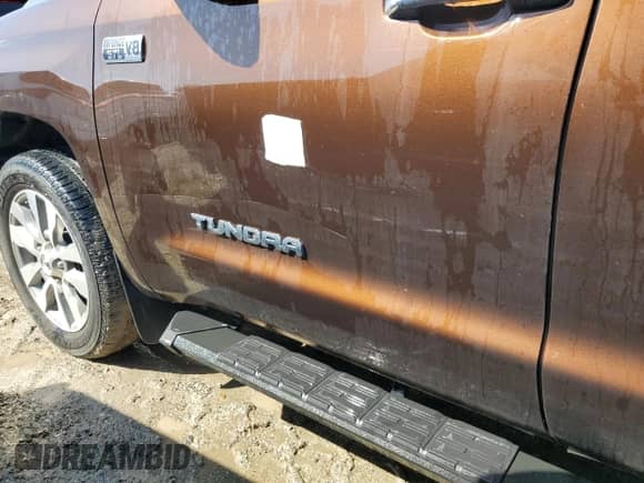 2015 Toyota Tundra Limited z VIN 5TFSY5F10FX186766, wystawiony jako Copart lot #73849804 z przebiegiem Nie podano mil oraz Szkoda całkowita • Salvage title. Historia ofert i sprzedaży dostępna na DreamBid. Obrazek 12.