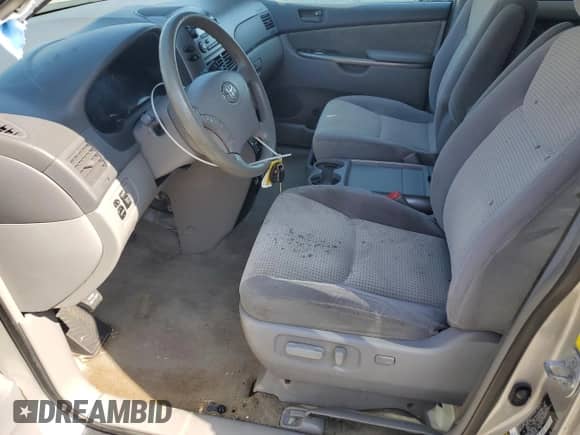 2010 Toyota Sienna CE z VIN 5TDKK4CC4AS329167, wystawiony jako Copart lot #80783565 z przebiegiem 120 600 mil mil oraz Szkoda całkowita • Salvage title. Historia ofert i sprzedaży dostępna na DreamBid. Obrazek 7.