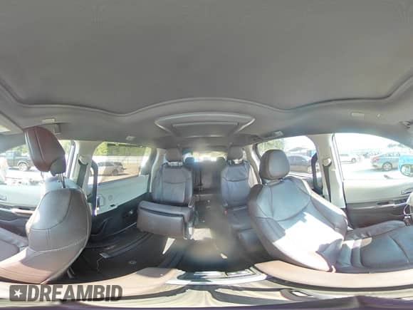 2022 Toyota Sienna Platinum с VIN 5TDERKEC9NS129434, выставлен на аукционе Copart как лот 70479265 с пробегом 72 192 миль миль и Списание • Salvage title. История ставок и продаж доступна на DreamBid. Изображение 16.