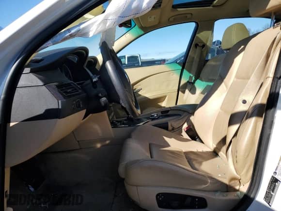 2005 BMW 5 Series 545i с VIN WBANB335X5CN64539, выставлен на аукционе Copart как лот 44254165 с пробегом 105 852 миль миль и Списание • Salvage title. История ставок и продаж доступна на DreamBid. Изображение 7.