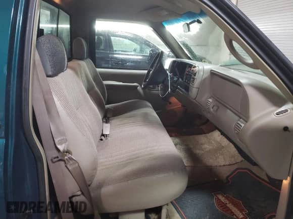1998 GMC Sierra 1500 z VIN 1GTEC14W2WZ553870, wystawiony jako Copart lot #44946915 z przebiegiem 292 086 mil mil oraz Szkoda całkowita • Salvage title. Historia ofert i sprzedaży dostępna na DreamBid. Obrazek 10.