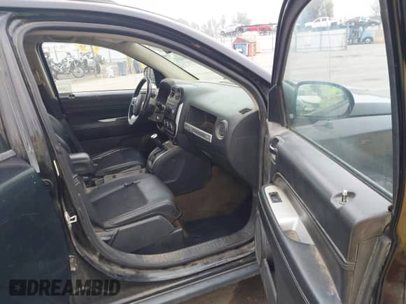 2017 Jeep Compass High Altitude z VIN 1C4NJDEB6HD106073, wystawiony jako IAAI lot #43526297 z przebiegiem 103 392 mil mil oraz . Historia ofert i sprzedaży dostępna na DreamBid. Obrazek 5.