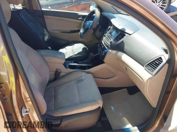 2016 Hyundai Tucson Sport z VIN KM8J33A29GU054909, wystawiony jako IAAI lot #41835688 z przebiegiem 90 751 mil mil oraz . Historia ofert i sprzedaży dostępna na DreamBid. Obrazek 5.