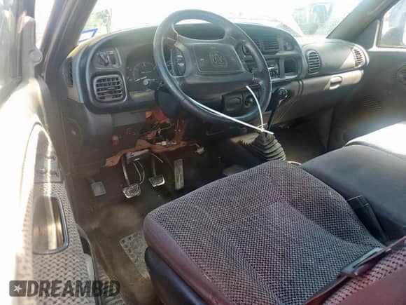 2001 Dodge 3500 z VIN 1B7MC33751J556612, wystawiony jako Copart lot #80821625 z przebiegiem Nie podano mil oraz Szkoda całkowita • Salvage title. Historia ofert i sprzedaży dostępna na DreamBid. Obrazek 8.