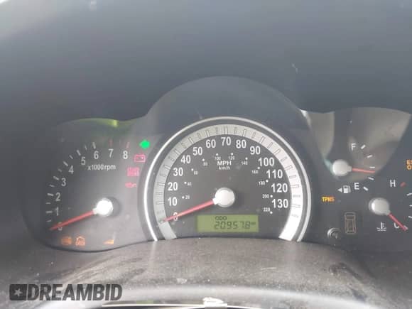 2007 Hyundai Entourage GLS with VIN KNDMC233676013319, listed as a IAAI auction lot 42663094 with 209,578 mi miles and . Bid and sale history available at DreamBid. Image 7.